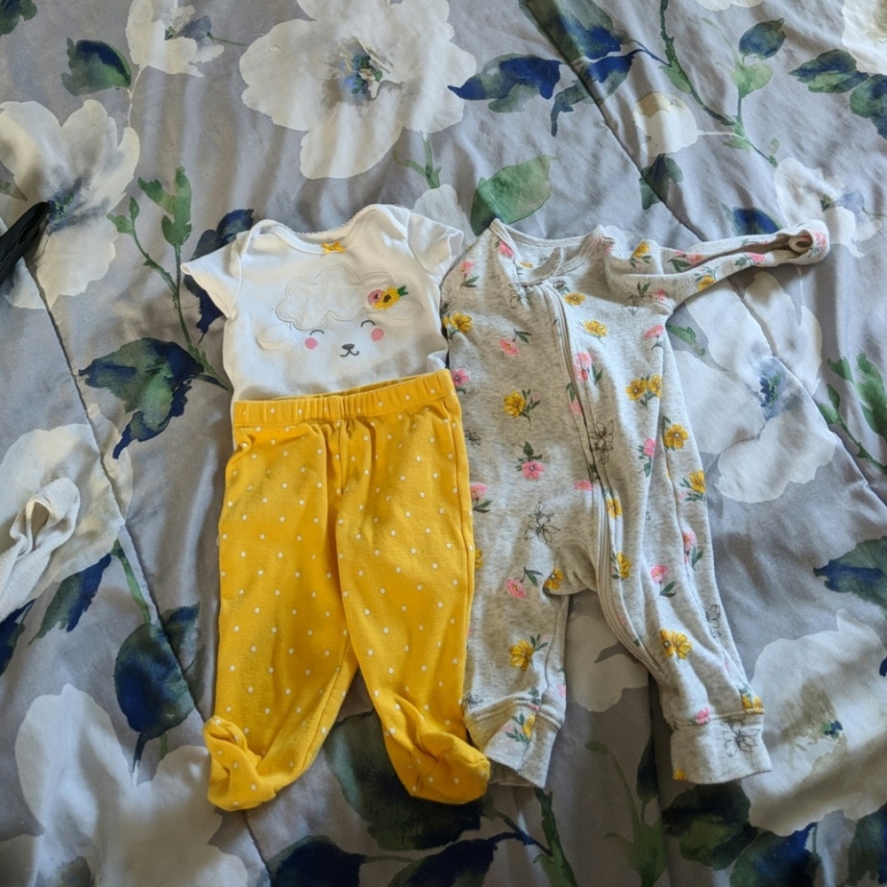 Newborn outfit abd zipper sleeper